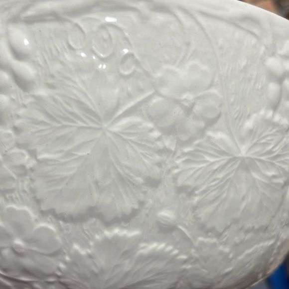 Vintage Davenport Strawberry and Grape Leaf 9" Chinese Bowl by Burleigh England - Picture 3 of 12